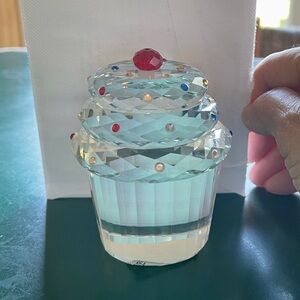 ❌SOLD❌ Simon Designs Crystal Cupcake Paper Weight w/ Rhinestones
